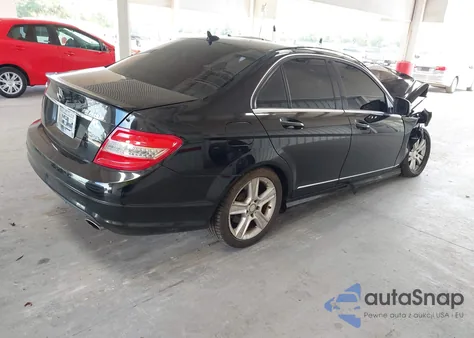 2008 Mercedes-Benz C 350 Sport z USA, uszkodzony, nr VIN WDDGF56X98R030335